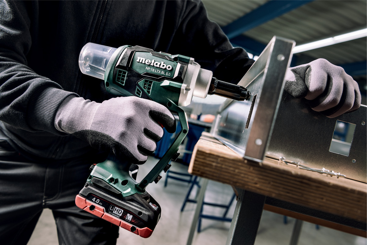 Pistolet à Riveter Sans Fil Dewalt 18V – Moteur Sans Balais, Compatible Batteries Dewalt, Avec 40 Rivets (3,2mm Et 4mm)
